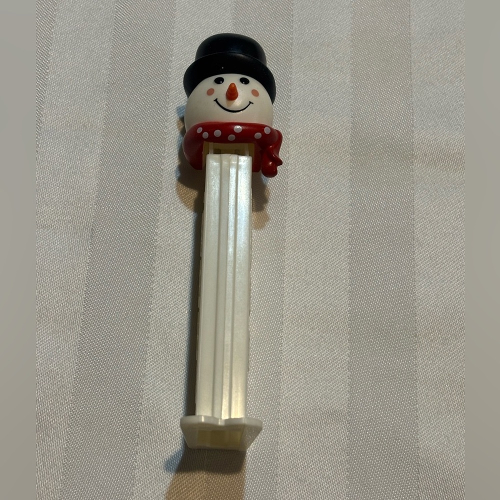 Snowman Pez Dispenser (Good Condition)